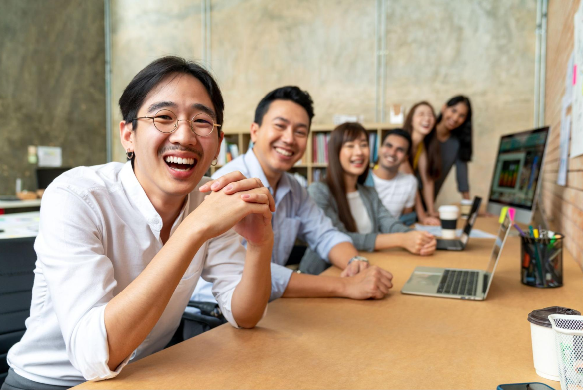 Sếp áy náy vì không đủ quỹ tổ chức team building, nhân viên cười như “bắt được vàng” trong group chat - Ảnh 1.