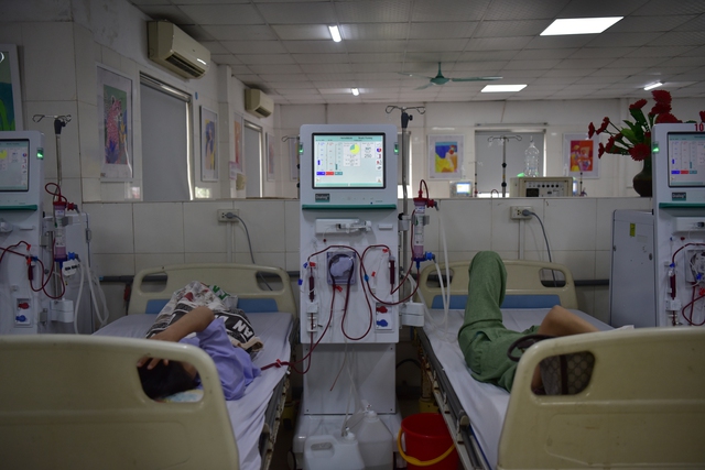 Thanh niên 24 tuổi bị suy thận vì thích làm theo ý mình, cha mẹ sẵn sàng hiến thận cho con, miễn là còn cơ hội!- Ảnh 3.