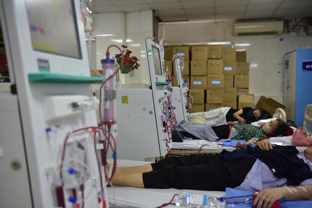 Thanh niên 24 tuổi bị suy thận vì thích làm theo ý mình, cha mẹ sẵn sàng hiến thận cho con, miễn là còn cơ hội!- Ảnh 4.