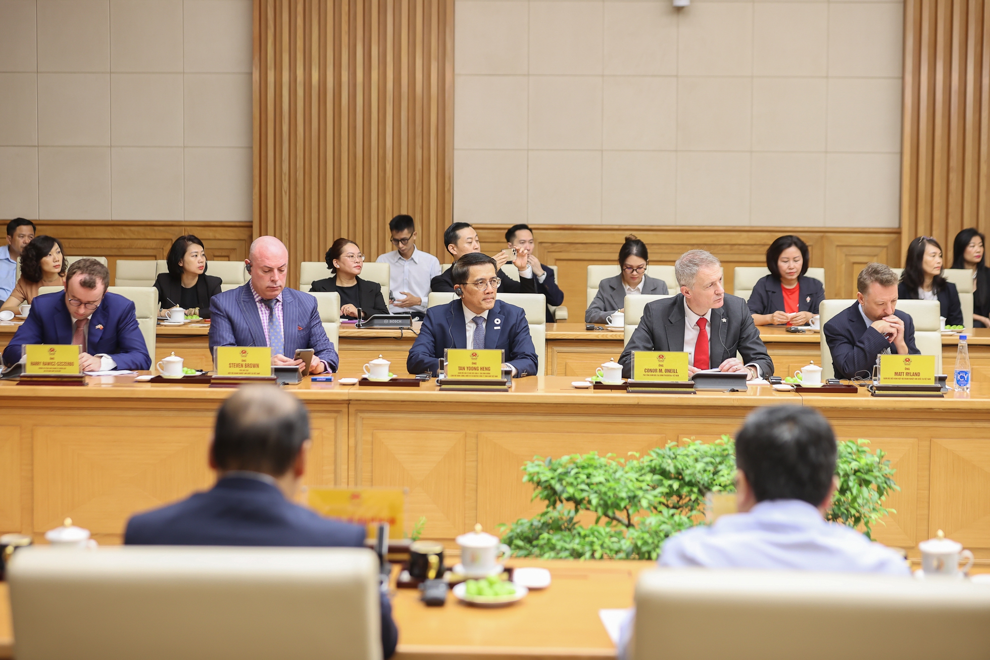 Thủ tướng kêu gọi doanh nghiệp Anh đưa thương mại và đầu tư song phương vượt 10 tỉ USD- Ảnh 5.