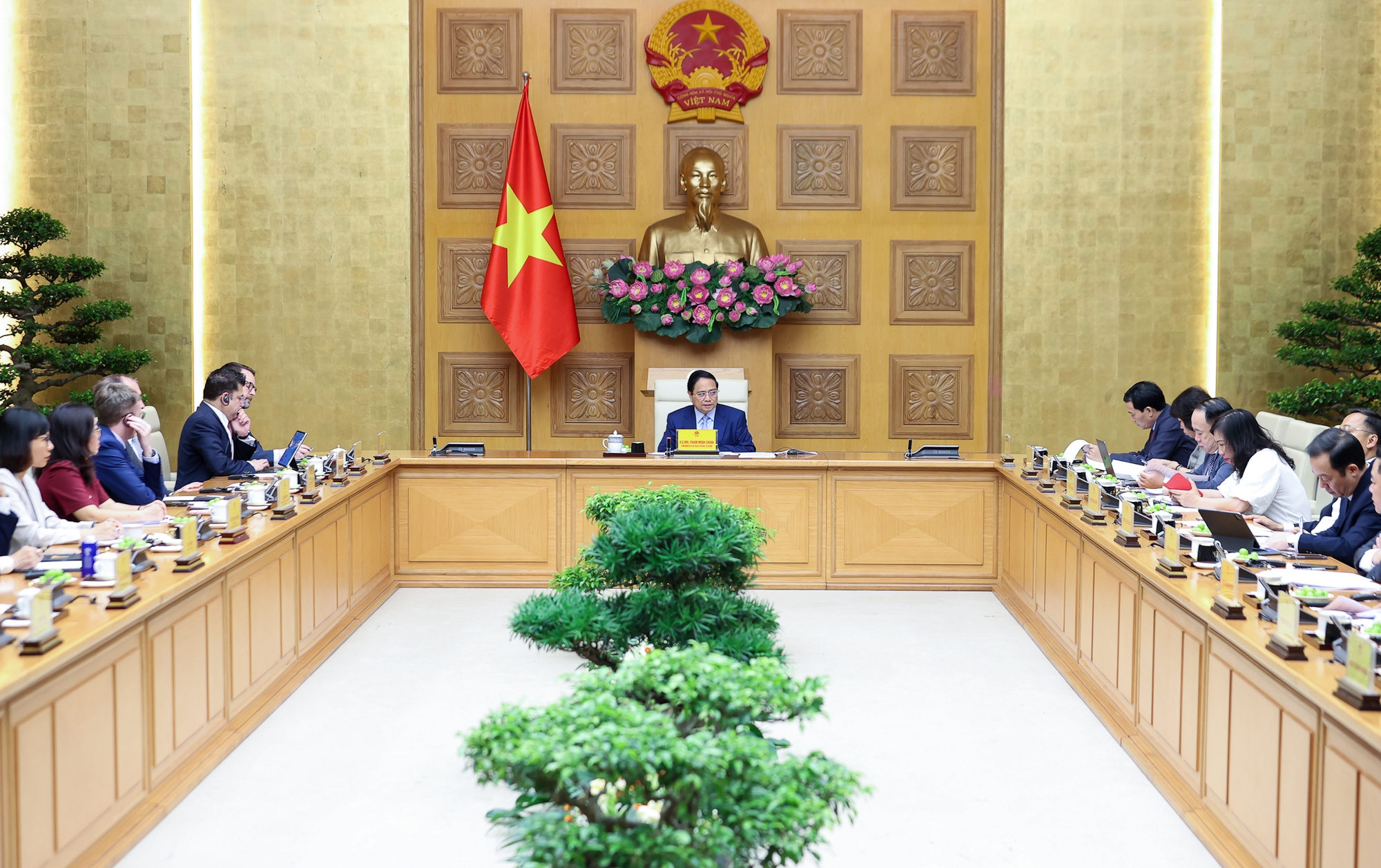 Thủ tướng kêu gọi doanh nghiệp Anh đưa thương mại và đầu tư song phương vượt 10 tỉ USD- Ảnh 3.