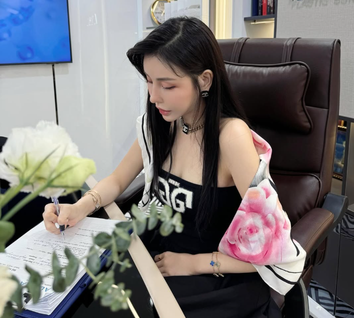 Hoa hậu Lam Cúc là ai?- Ảnh 7.