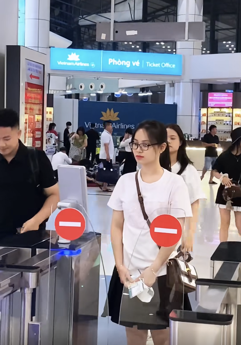 Từ nay, hành khách chỉ cần 10 giây để làm thủ tục tại sân bay nếu biết sử dụng mục này của VNeID- Ảnh 6.