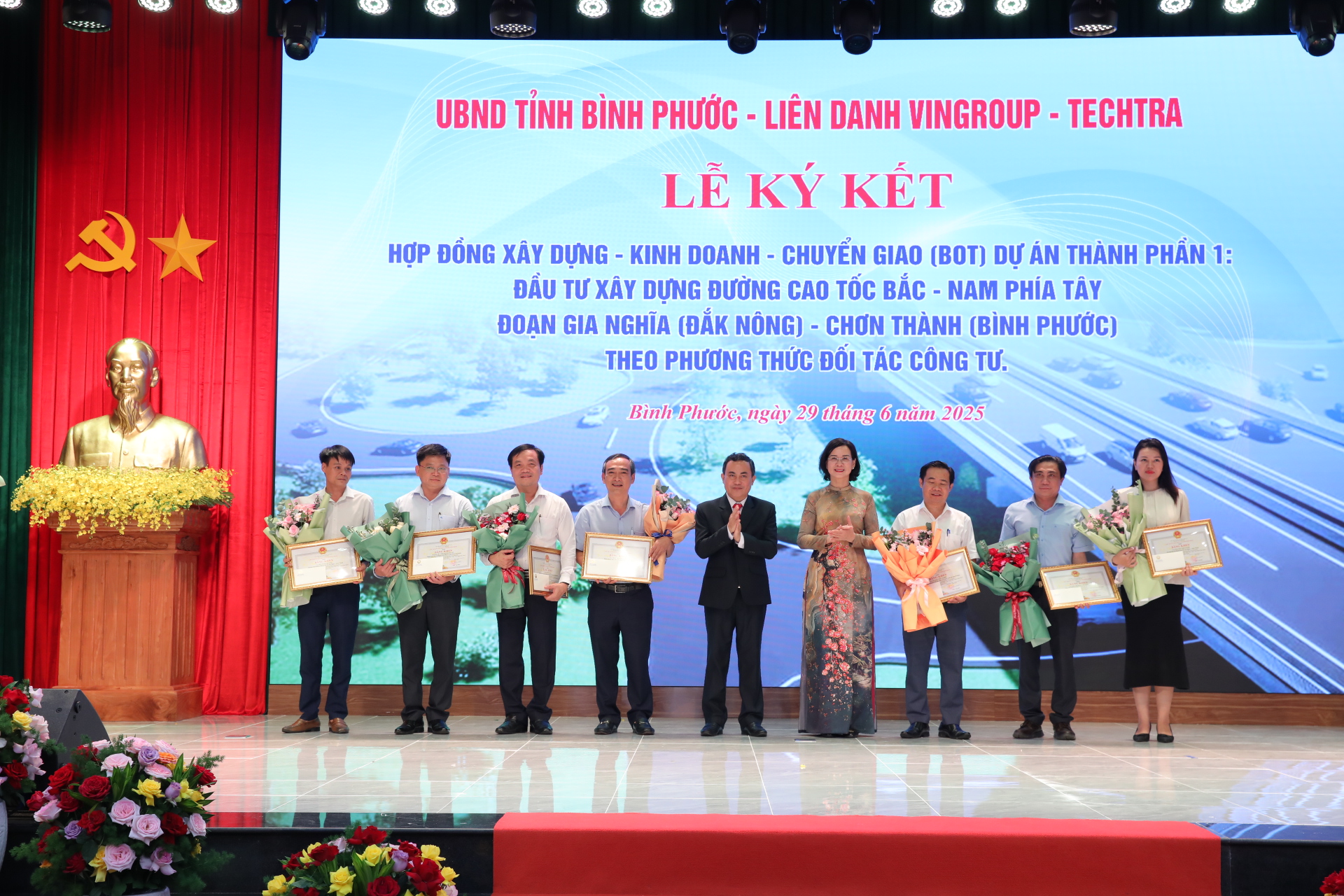 Bình Phước ký kết hợp đồng thực hiện dự án đường cao tốc vốn gần 20.000 tỉ đồng- Ảnh 5. Bình Phước ký kết hợp đồng thực hiện dự án đường cao tốc vốn gần 20.000 tỉ đồng- Ảnh 5.