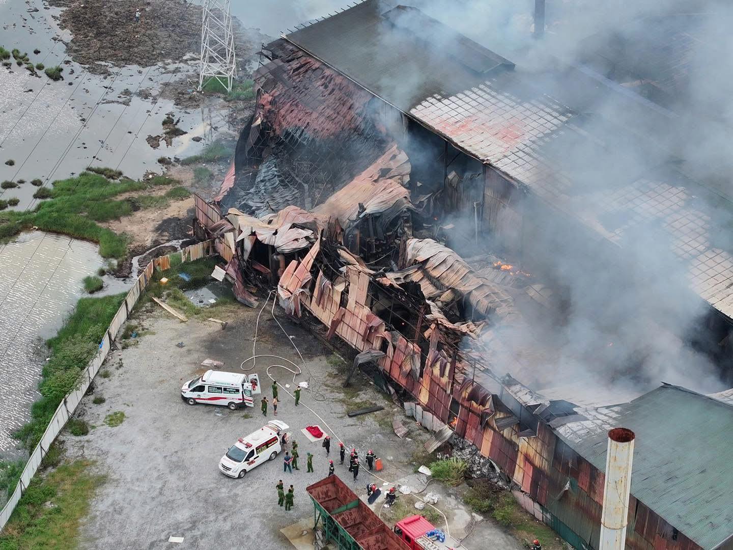 Vụ cháy nhà xưởng ở Hưng Yên: Xác định danh tính 5 người tử vong - Ảnh 1.