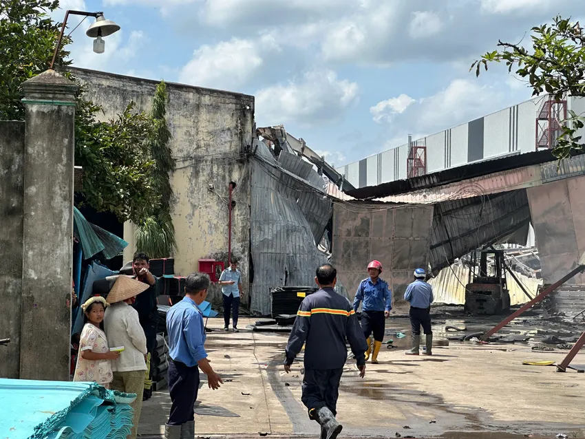 Cháy lớn tại Khu công nghiệp Tân Phú Trung, TP Hồ Chí Minh - Ảnh 2.