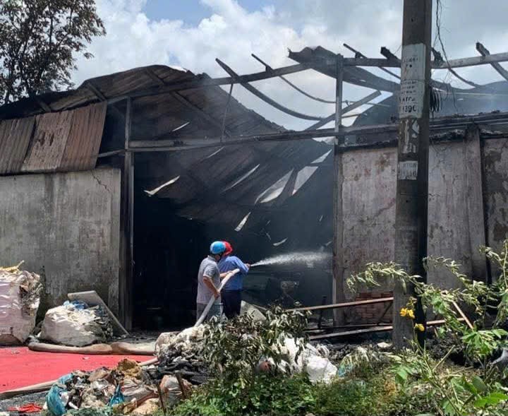 Phát hiện cháy lớn tại Khu công nghiệp Tân Phú Trung, huyện Củ Chi- Ảnh 1.