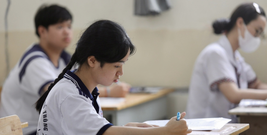 Bức thư của bà mẹ đơn thân nuôi 2 con gửi các phụ huynh: Chúng ta mong mỏi vòng nguyệt quế trên đầu con, bất chấp sức khoẻ, tính mạng của chúng…