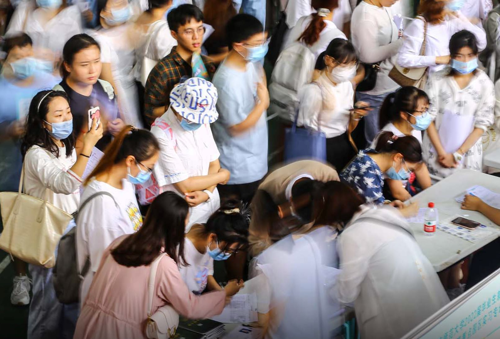 Tôi rơi vào ngõ cụt rồi: Lời than trời của tiến sĩ thất nghiệp phải chạy shipper, U40 gục ngã sau 10 lần phỏng vấn