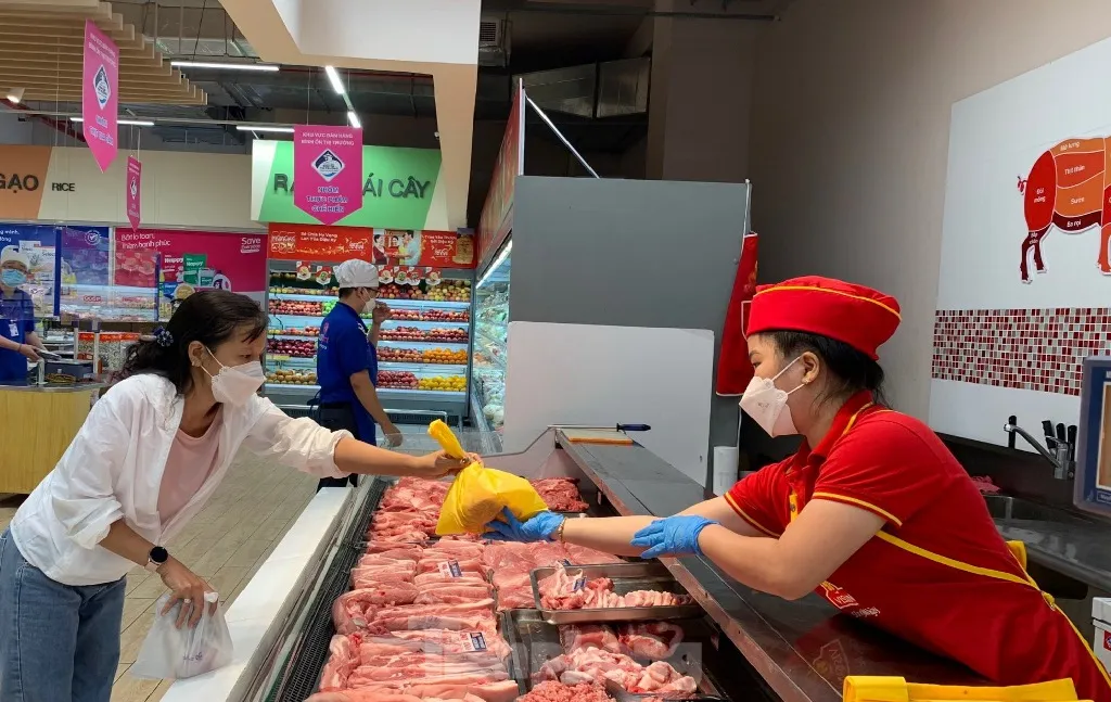 Nỗi lo của bà nội trợ: Hàng hóa tăng giá nhưng ‘không thể không mua’- Ảnh 3.