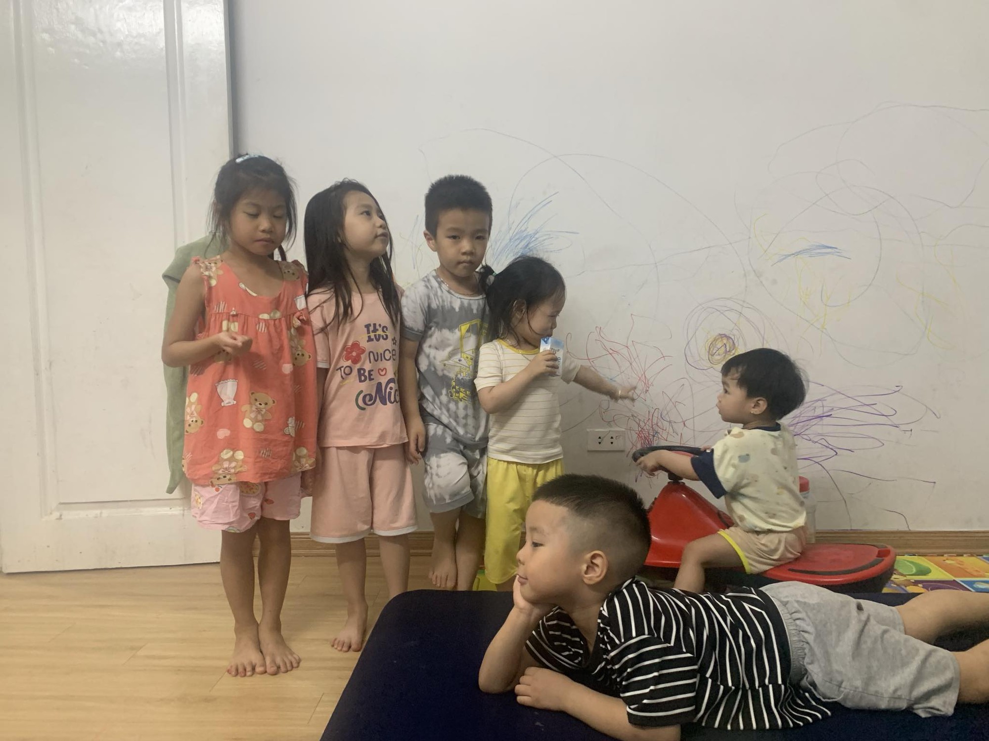 Mới gửi con về quê nghỉ hè được 2 ngày, mẹ phải tức tốc quay về...“giải cứu ông bà”- Ảnh 2.