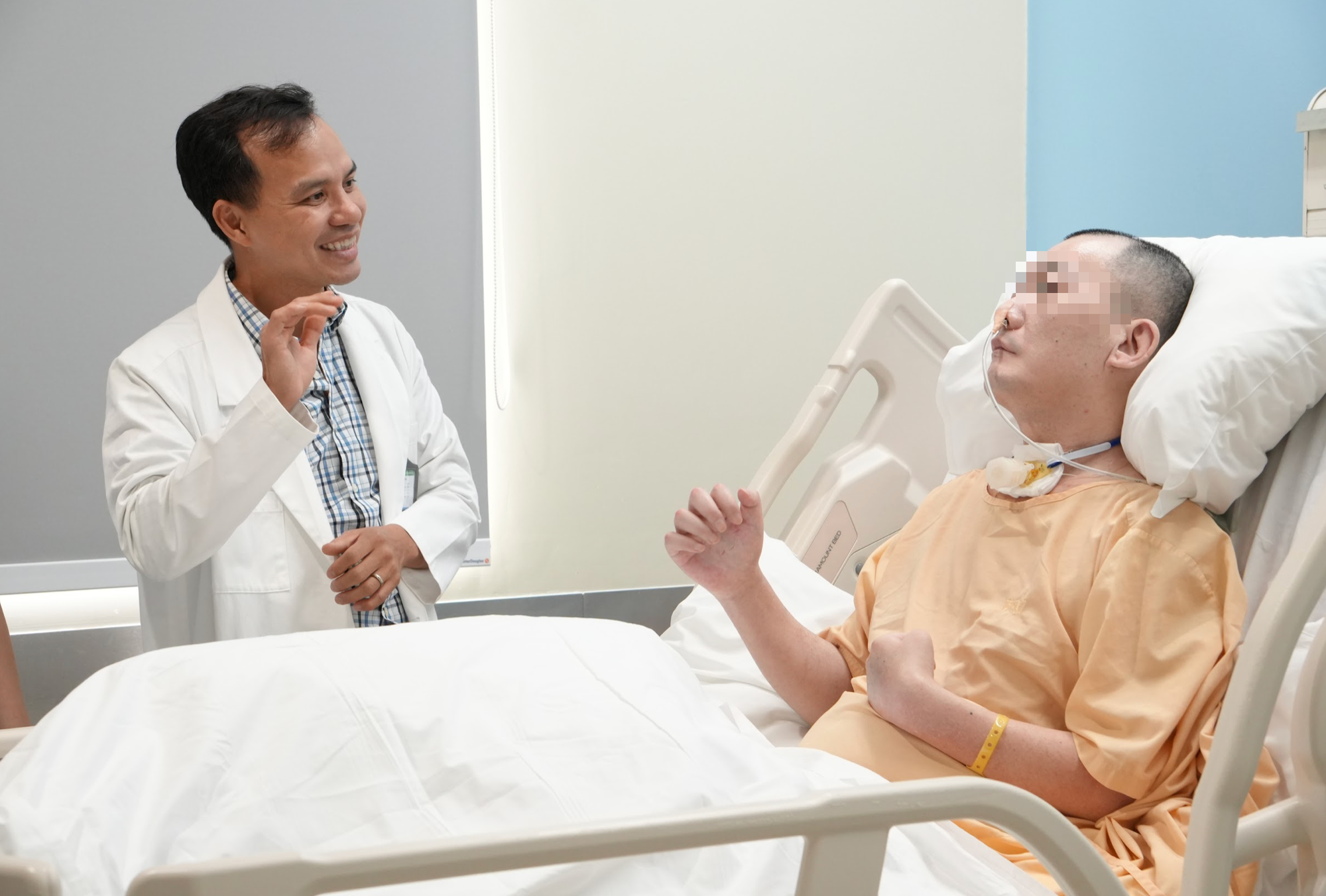 Y bác sĩ Việt Nam làm được 1 điều đặc biệt khiến Tổng Lãnh sự quán Hàn Quốc gửi lời tri ân- Ảnh 2. Y bác sĩ Việt Nam làm được 1 điều đặc biệt khiến Tổng Lãnh sự quán Hàn Quốc gửi lời tri ân- Ảnh 2.