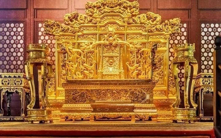 Sự trùng khớp đáng sợ về ngai vàng trong Tử Cấm Thành, không ai dám ngồi- Ảnh 2.