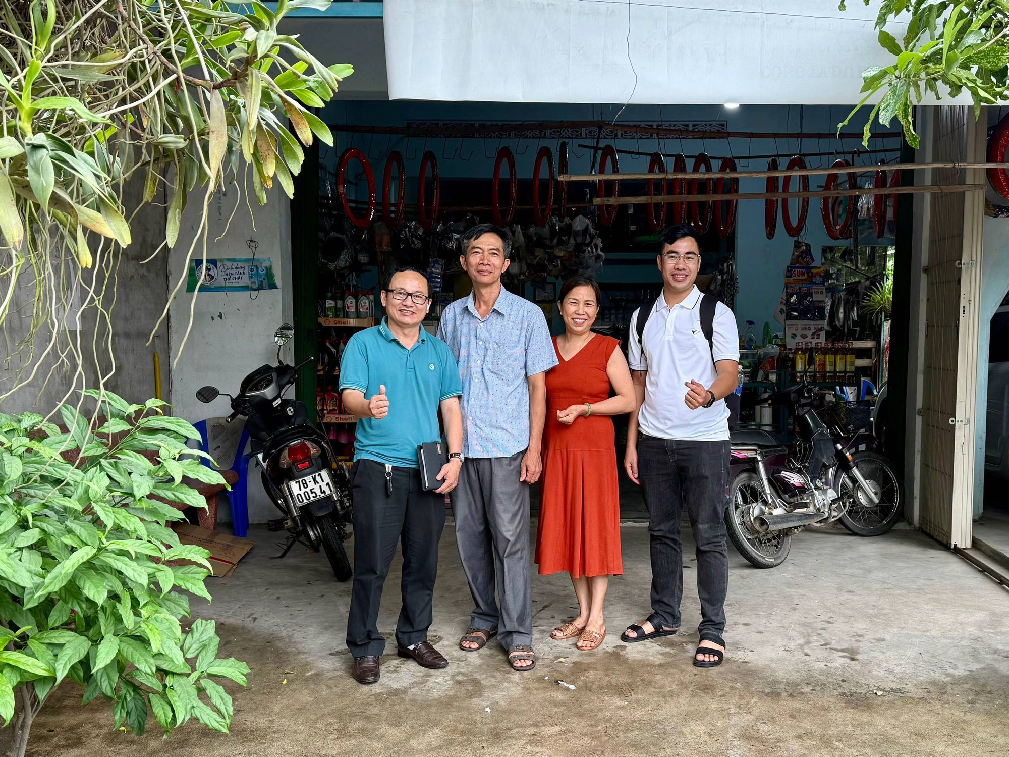 Không gian sống ở Phú Yên của Hoa hậu Hà Trúc Linh: Căn nhà bình dị nhưng kín giấy khen- Ảnh 4. Không gian sống ở Phú Yên của Hoa hậu Hà Trúc Linh: Căn nhà bình dị nhưng kín giấy khen- Ảnh 4.