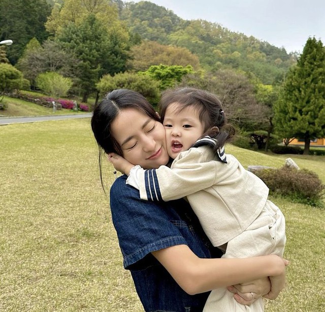 4 thói quen trên MXH cha mẹ EQ thấp hay mắc, khiến con học theo- Ảnh 1.