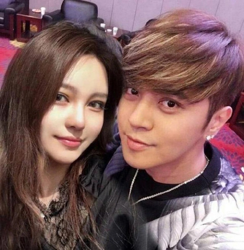 Sao nữ 9X giàu không thể tả: Dùng túi Hermès 9 tỷ đồng đựng sầu riêng, Gucci đựng cua- Ảnh 9.