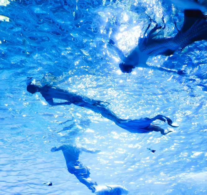 Sao nữ 9X giàu không thể tả: Dùng túi Hermès 9 tỷ đồng đựng sầu riêng, Gucci đựng cua- Ảnh 7.