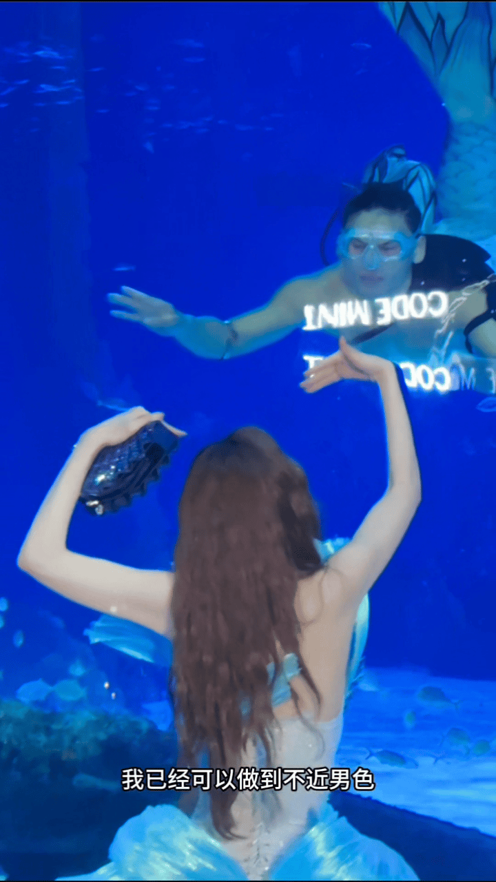 Sao nữ 9X giàu không thể tả: Dùng túi Hermès 9 tỷ đồng đựng sầu riêng, Gucci đựng cua- Ảnh 5.