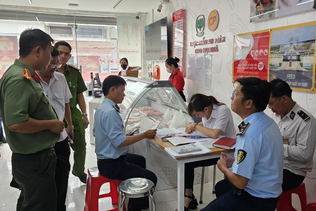 Bộ Nông nghiệp và Môi trường chính thức đề nghị Bộ Công an điều tra nghi vấn C.P. bán thịt heo bệnh- Ảnh 1.