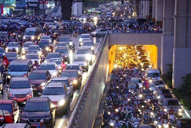 Ngay bây giờ, toàn dân Việt Nam có quyền quyết định một việc