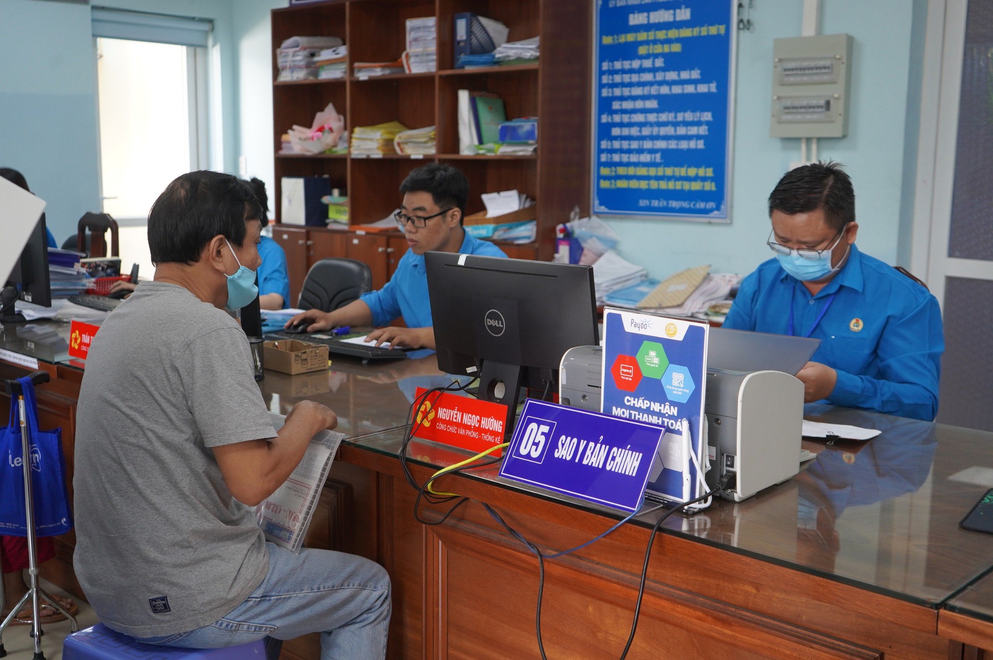 Cán bộ, công chức trẻ bị tinh giản, được nhận những chế độ nào?- Ảnh 2.