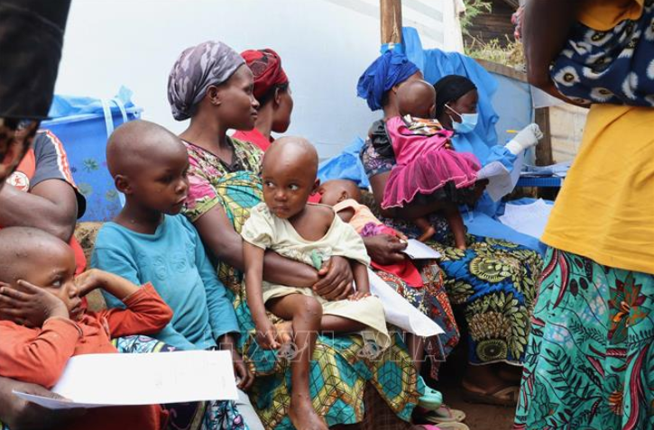 Trẻ em ở châu Phi có nguy cơ tử vong trước 5 tuổi cao gấp 50 lần - Ảnh 1.