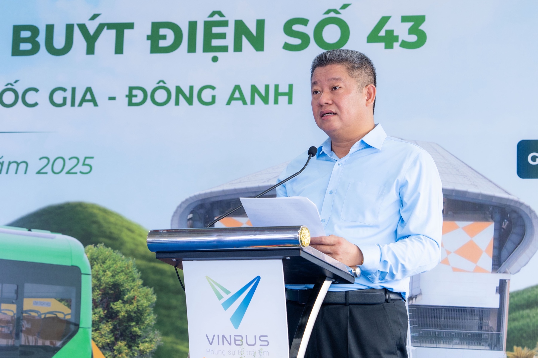 Một tuyến buýt điện nối 30 điểm từ trung tâm tới Đông Anh, đi thẳng đến công trình Top 10 TG của Vingroup- Ảnh 2. Một tuyến buýt điện nối 30 điểm từ trung tâm tới Đông Anh, đi thẳng đến công trình Top 10 TG của Vingroup- Ảnh 2.