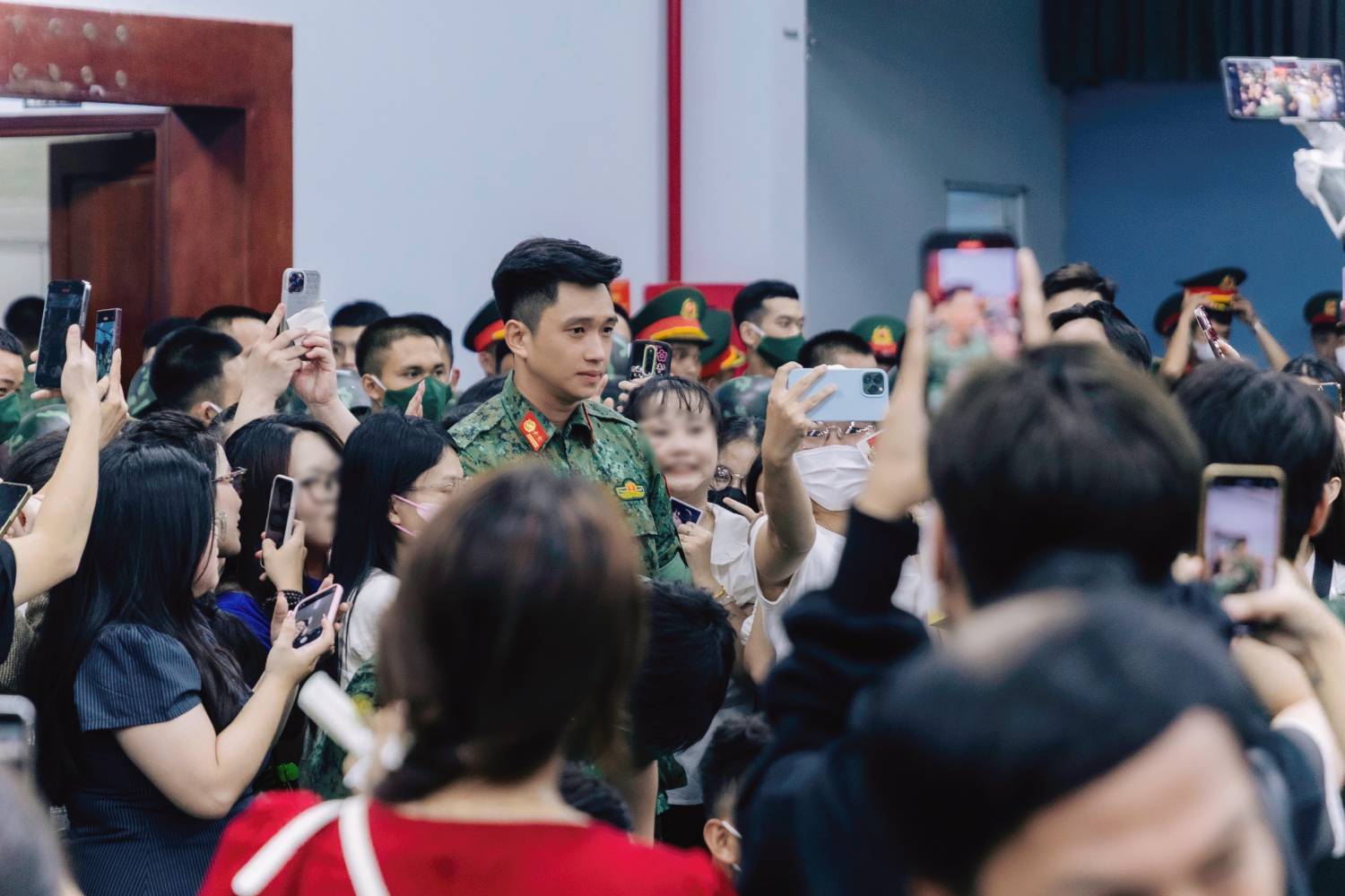 Hãy để Hiệp làm chiến sĩ, đừng biến Hiệp thành "ngôi sao"!- Ảnh 4.