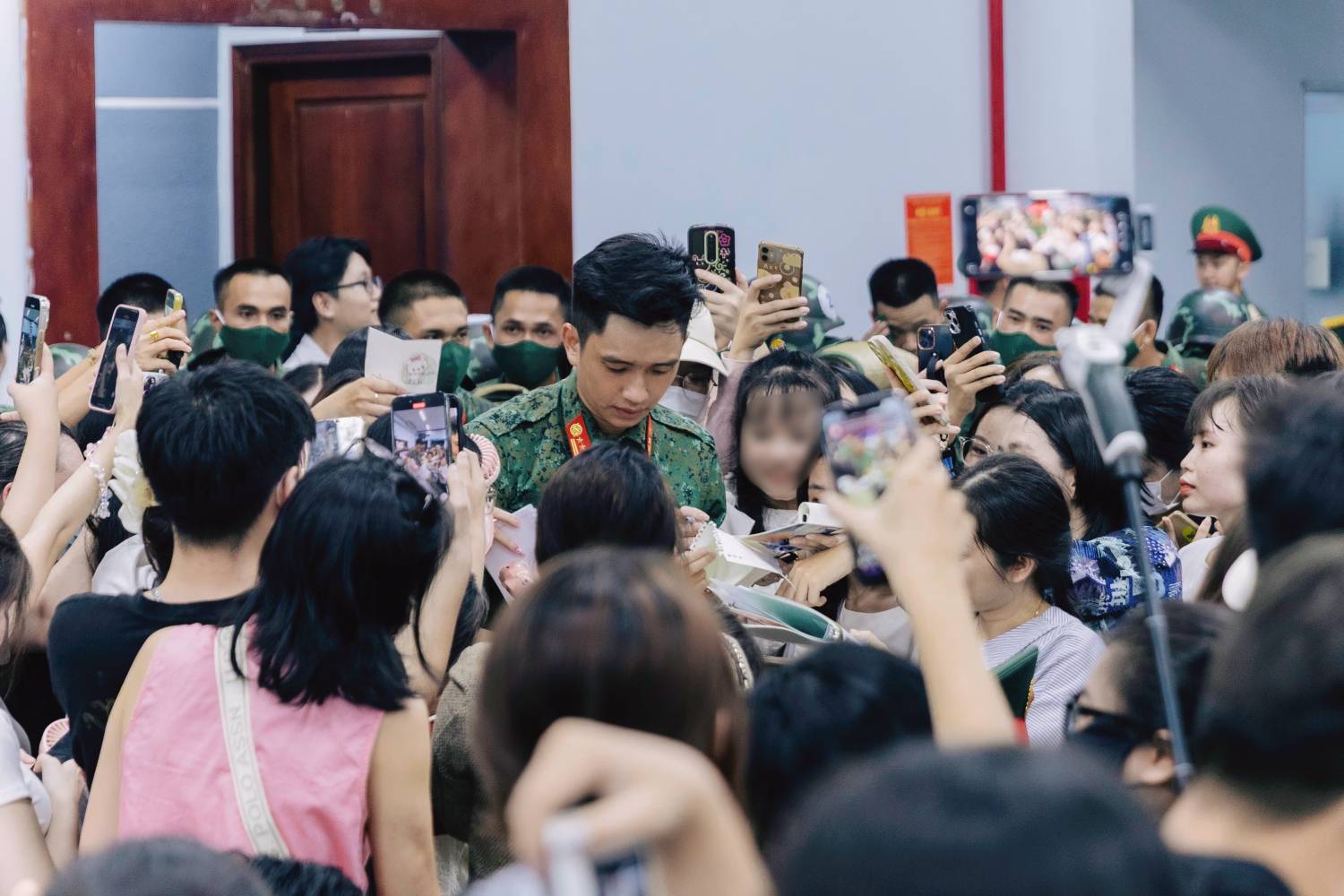 Hãy để Hiệp làm chiến sĩ, đừng biến Hiệp thành "ngôi sao"!- Ảnh 5.