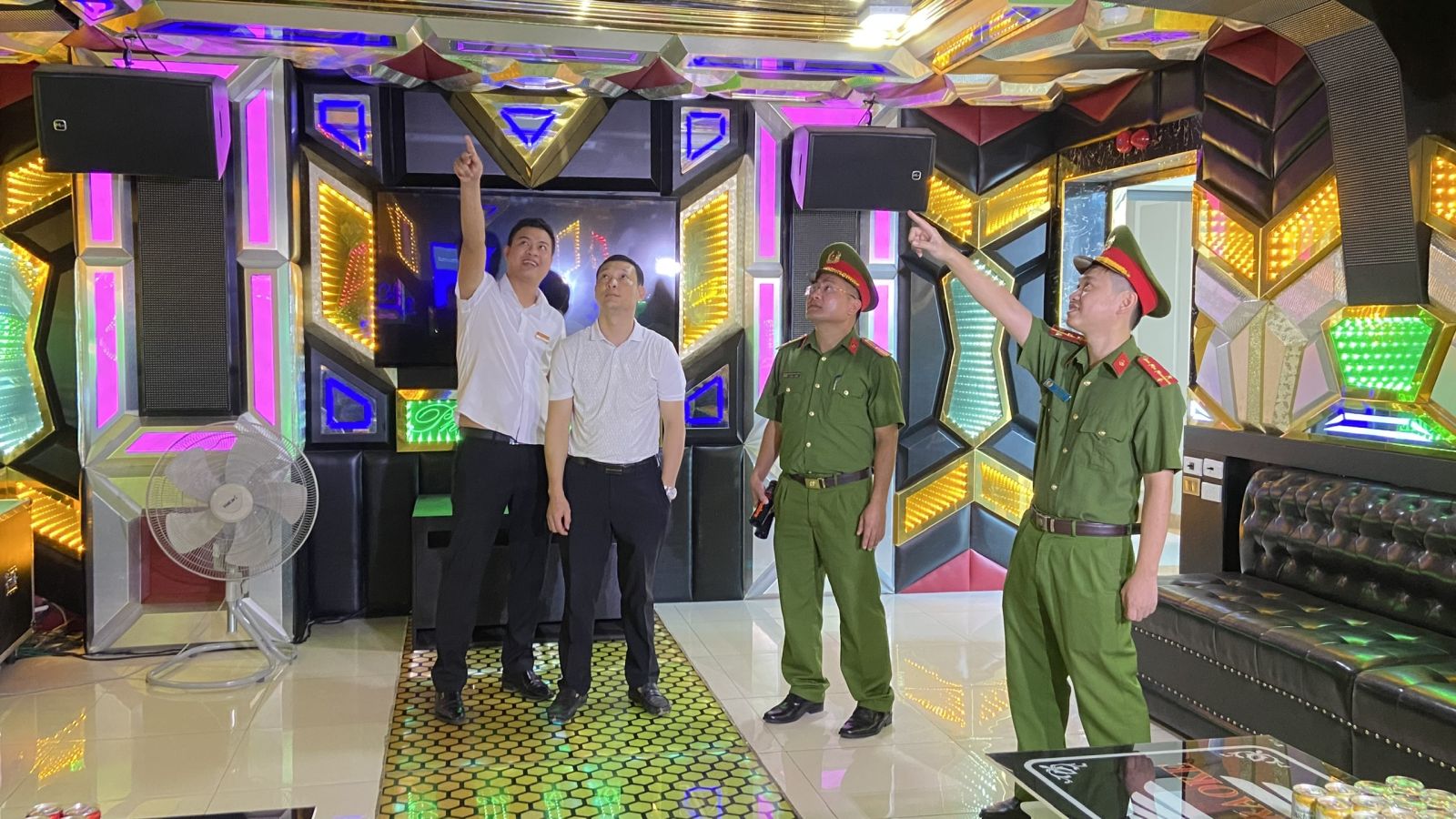 Công an xã phường sẽ kiểm tra, xác minh hoạt động kinh doanh không khai báo - Ảnh 1.
