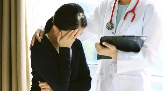 3 người một nhà cùng mắc ung thư, người mẹ liên tục mắng bác sĩ chẩn đoán sai cho đến khi tự nhìn vào tủ lạnh- Ảnh 1.