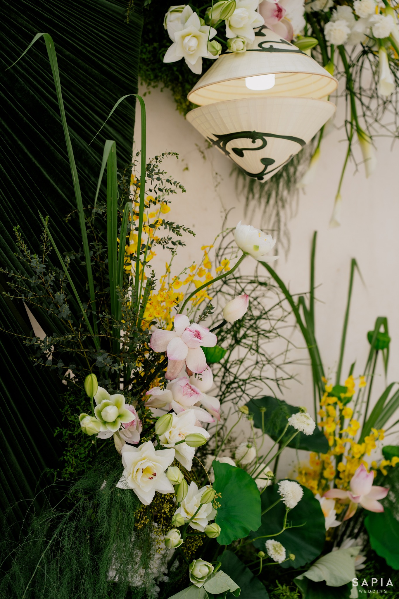 Trọn vẹn đám hỏi của Hương Liên và thiếu gia điển trai: Từng chi tiết đều hướng về cô dâu- Ảnh 12. Trọn vẹn đám hỏi của Hương Liên và thiếu gia điển trai: Từng chi tiết đều hướng về cô dâu- Ảnh 12.