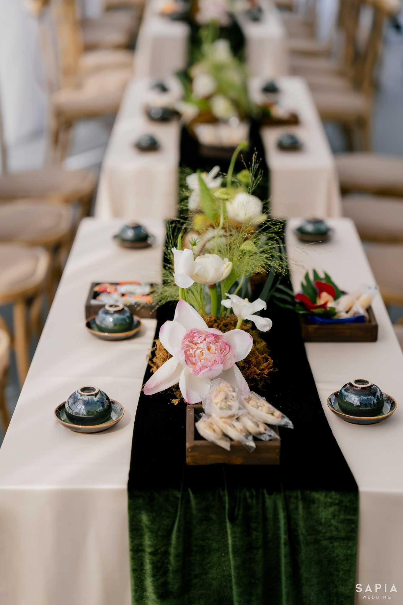 Trọn vẹn đám hỏi của Hương Liên và thiếu gia điển trai: Từng chi tiết đều hướng về cô dâu- Ảnh 14. Trọn vẹn đám hỏi của Hương Liên và thiếu gia điển trai: Từng chi tiết đều hướng về cô dâu- Ảnh 14.