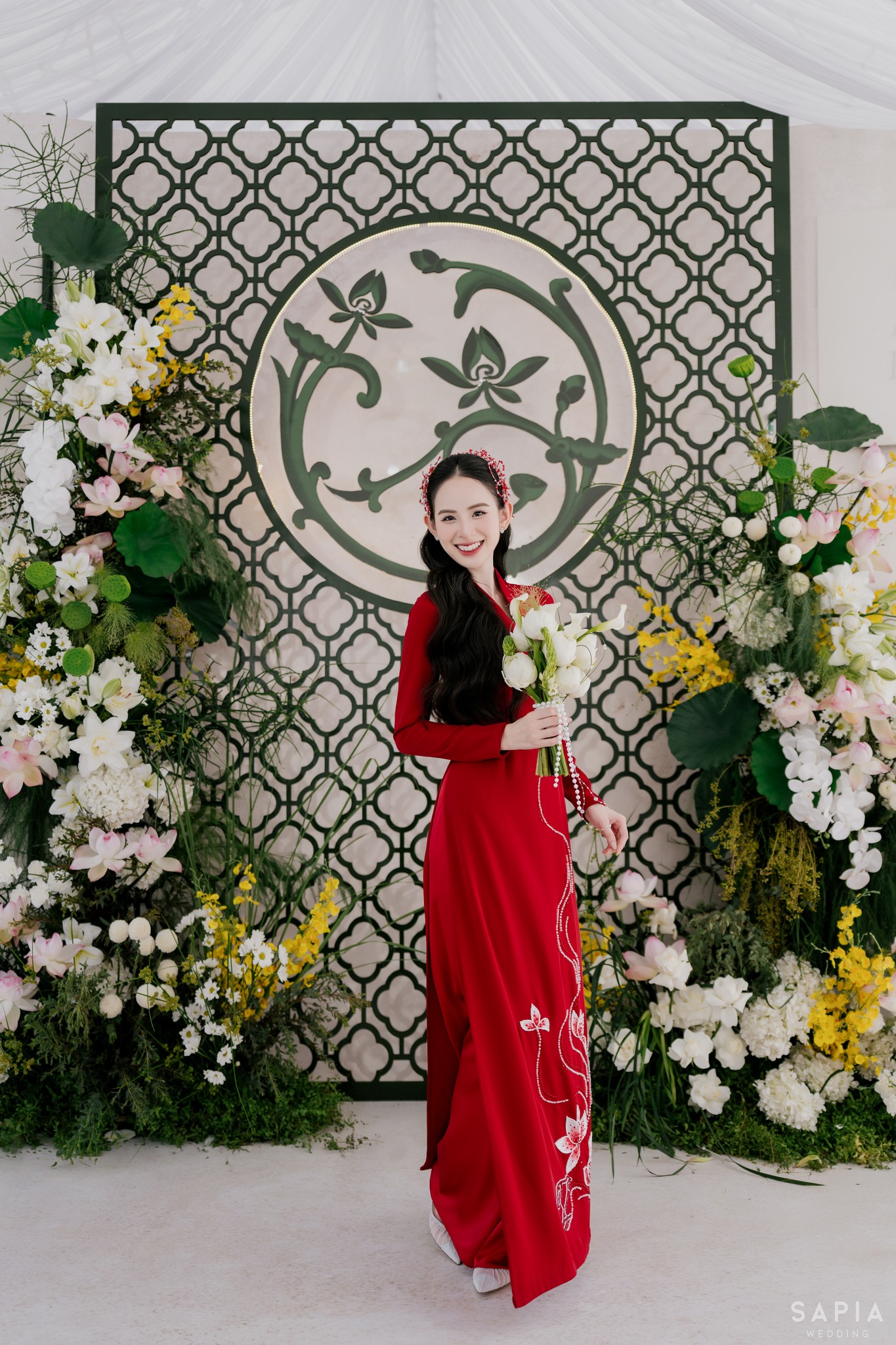 Trọn vẹn đám hỏi của Hương Liên và thiếu gia điển trai: Từng chi tiết đều hướng về cô dâu- Ảnh 5. Trọn vẹn đám hỏi của Hương Liên và thiếu gia điển trai: Từng chi tiết đều hướng về cô dâu- Ảnh 5.