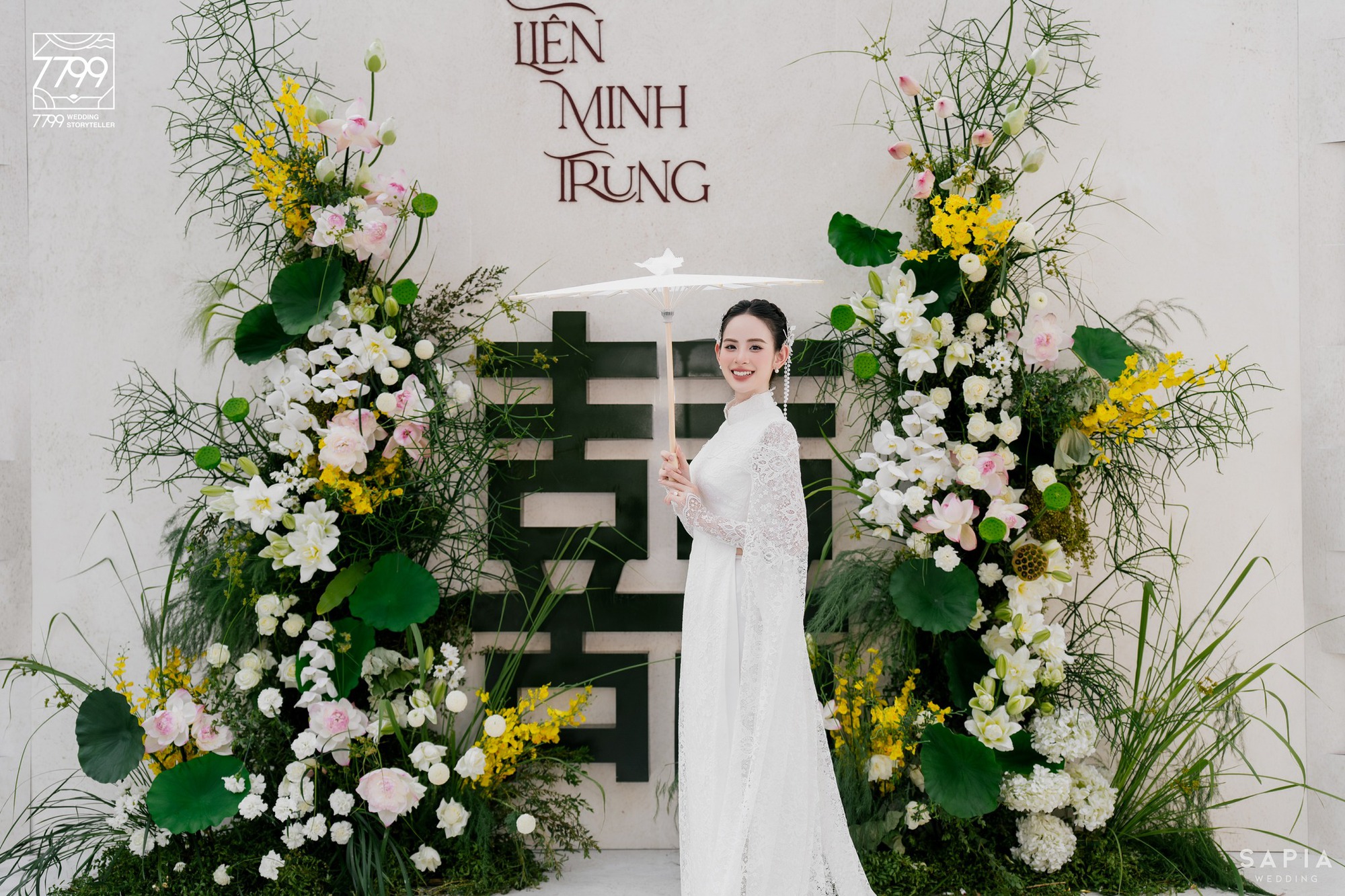 Trọn vẹn đám hỏi của Hương Liên và thiếu gia điển trai: Từng chi tiết đều hướng về cô dâu- Ảnh 2. Trọn vẹn đám hỏi của Hương Liên và thiếu gia điển trai: Từng chi tiết đều hướng về cô dâu- Ảnh 2.