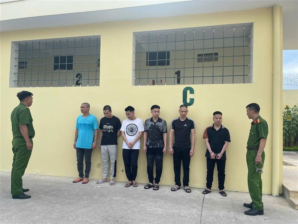 Triệt phá nhóm lừa đảo, rửa tiền quy mô1.200 tỷ đồng: Đối tượng cầm đầu chuyên code web đồi truỵ- Ảnh 1. Triệt phá nhóm lừa đảo, rửa tiền quy mô1.200 tỷ đồng: Đối tượng cầm đầu chuyên code web đồi truỵ- Ảnh 1.