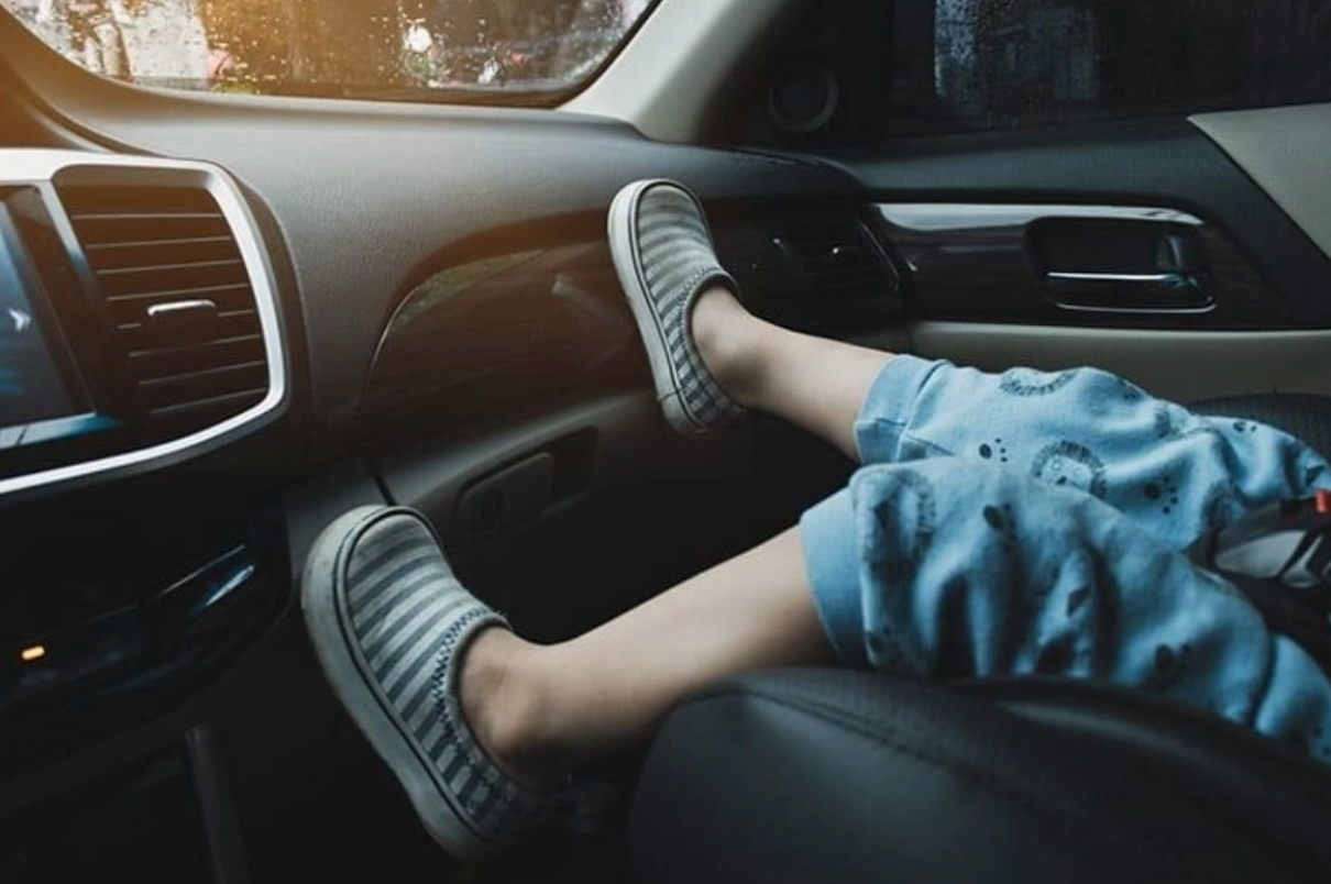 Từ vụ bé trai 13 tuổi ngộ độc khí styrene trên ô tô: Hóa chất này nguy hiểm thế nào?- Ảnh 1.