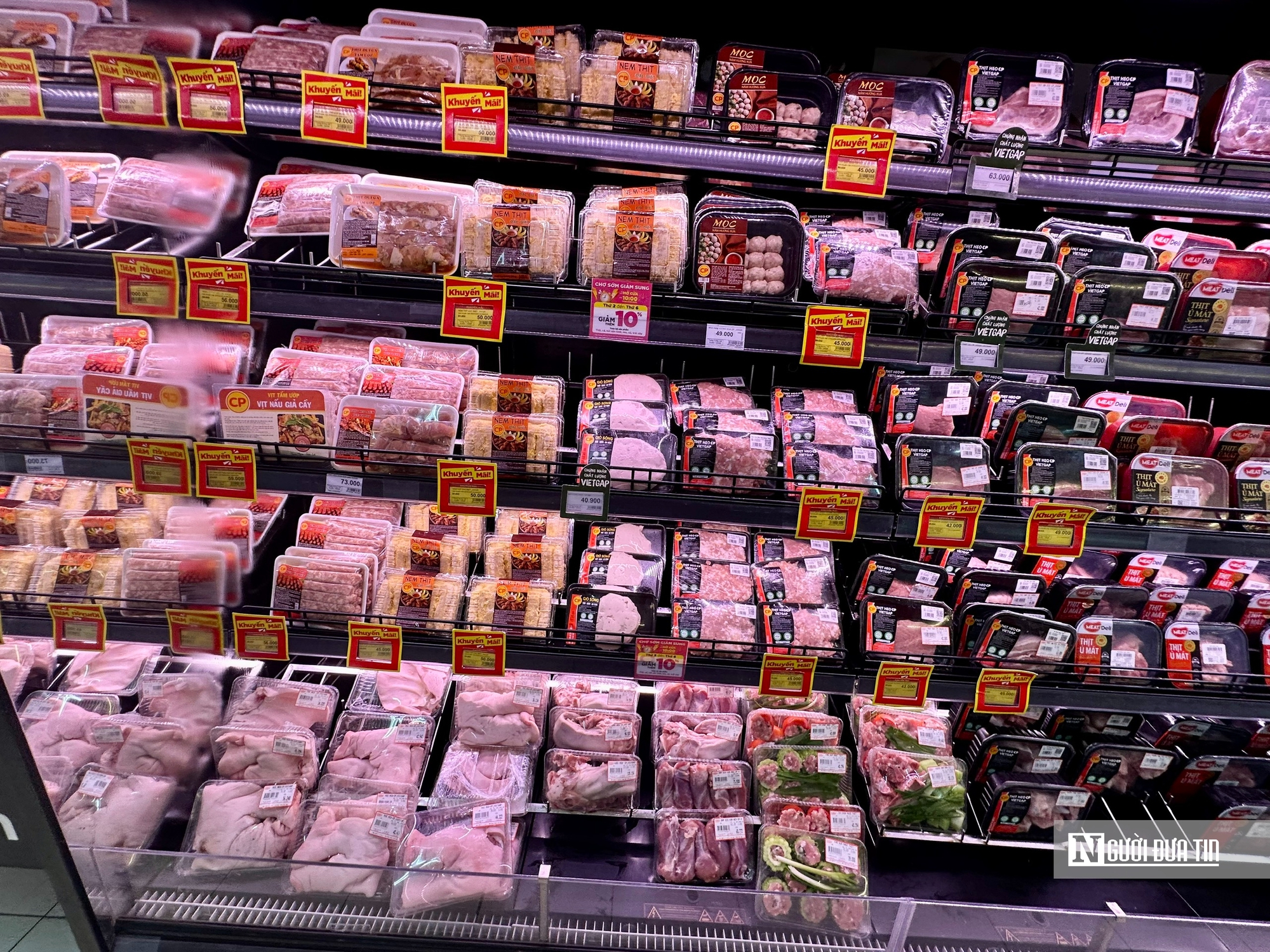 Động thái mâu thuẫn của thị trường thịt lợn sau vụ tố C.P- Ảnh 2.