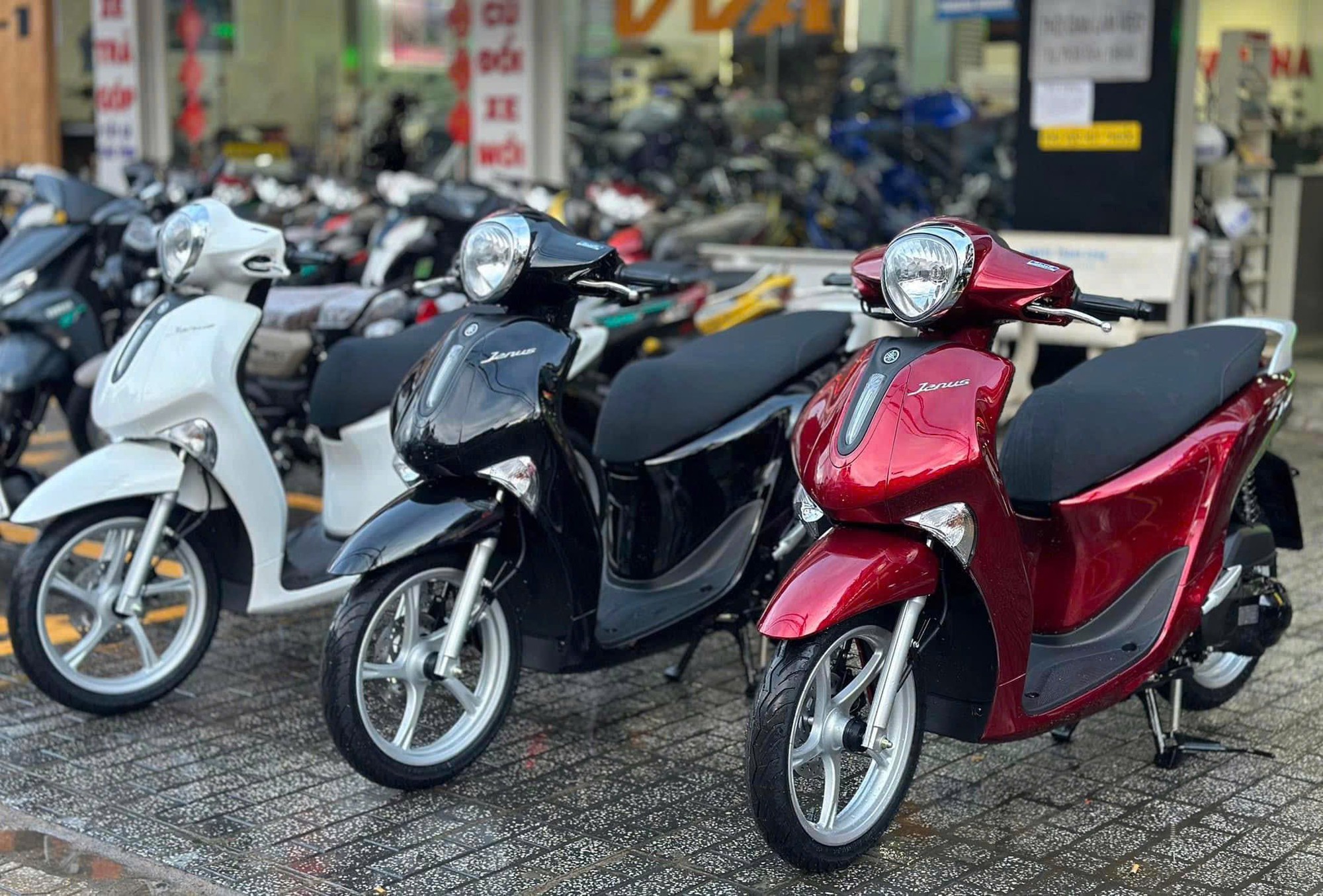 Giá xe máy ở mức thấp hiếm có: Honda Vision, SH, Winner X, Janus... bán dưới mức đề xuất tối đa 23 triệu đồng, tặng kèm đồng hồ xịn xò  - Ảnh 5.