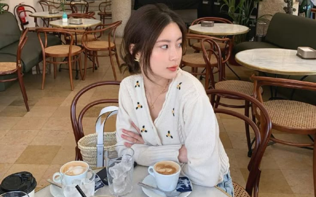 “Thế hệ cợt nhả” rủ nhau làm giàu bằng sự lạc quan: Giàu trải nghiệm là được, hết tiền thì tính sau?- Ảnh 4. “Thế hệ cợt nhả” rủ nhau làm giàu bằng sự lạc quan: Giàu trải nghiệm là được, hết tiền thì tính sau?- Ảnh 4.