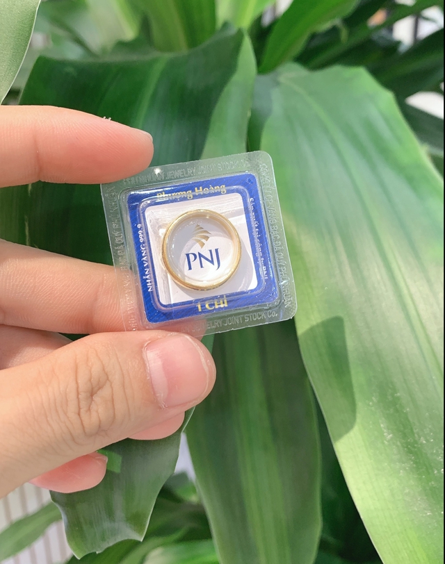 Mua 2 cây vàng từ thời giá vàng hơn 2 triệu/chỉ, cô vợ hỏi 1 câu khiến dân mạng giật mình- Ảnh 2.