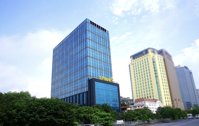 Chưa từng có: Ngân hàng tư nhân nhiều chi nhánh nhất Việt Nam cho nhân viên nghỉ từ 15h chiều thứ 6- Ảnh 1. Chưa từng có: Ngân hàng tư nhân nhiều chi nhánh nhất Việt Nam cho nhân viên nghỉ từ 15h chiều thứ 6- Ảnh 1.