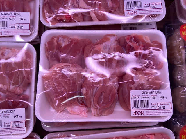 Thịt lợn của C.P Việt Nam đã “rút dần” khỏi kệ hàng siêu thị tại TP.HCM: Người tiêu dùng dè chừng ra sao?- Ảnh 4.