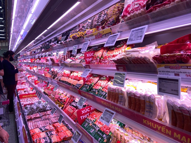 Thịt lợn của C.P Việt Nam đã “rút dần” khỏi kệ hàng siêu thị tại TP.HCM: Người tiêu dùng dè chừng ra sao?- Ảnh 16.