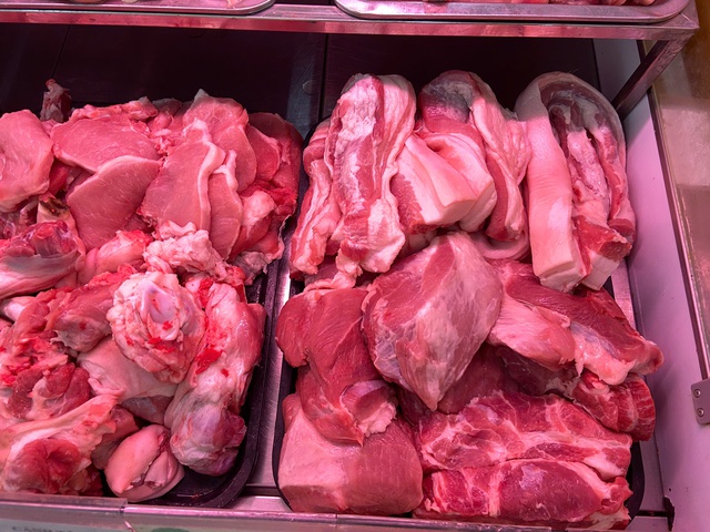 Thịt lợn của C.P Việt Nam đã “rút dần” khỏi kệ hàng siêu thị tại TP.HCM: Người tiêu dùng dè chừng ra sao?- Ảnh 11.