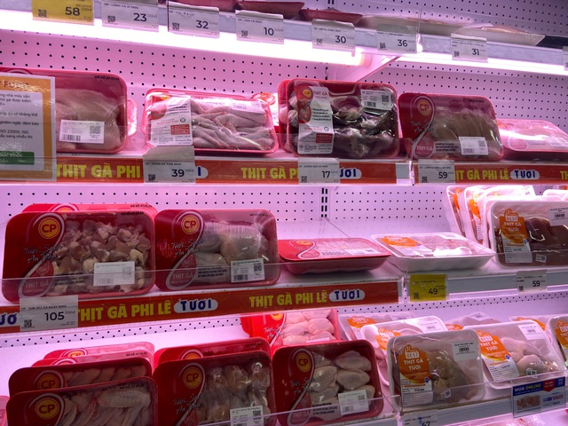 Thịt lợn của C.P Việt Nam đã “rút dần” khỏi kệ hàng siêu thị tại TP.HCM: Người tiêu dùng dè chừng ra sao?- Ảnh 6.