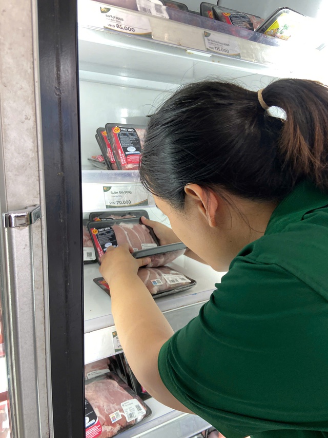 Thịt lợn của C.P Việt Nam đã “rút dần” khỏi kệ hàng siêu thị tại TP.HCM: Người tiêu dùng dè chừng ra sao?- Ảnh 12.