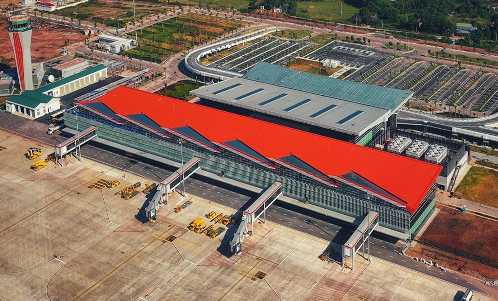 Những chủ đầu tư làm nên nhà ga hàng không độc đáo bậc nhất tại Việt Nam: Từ hình Phượng hoàng, chim hải âu đến Áo dài, Hoa sen… 5 Những chủ đầu tư làm nên nhà ga hàng không độc đáo bậc nhất tại Việt Nam: Từ hình Phượng hoàng, chim hải âu đến Áo dài, Hoa sen…