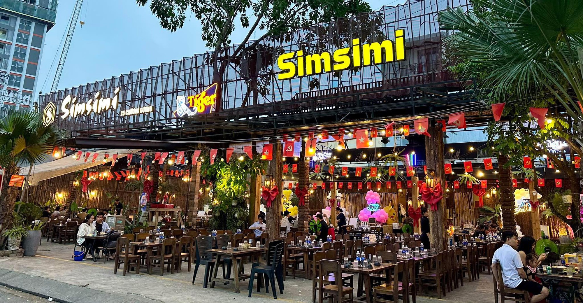 Loạt địa điểm trên phố ăn uống mới nổi ở Đà Nẵng “dính” an toàn vệ sinh thực phẩm - Ảnh 1.