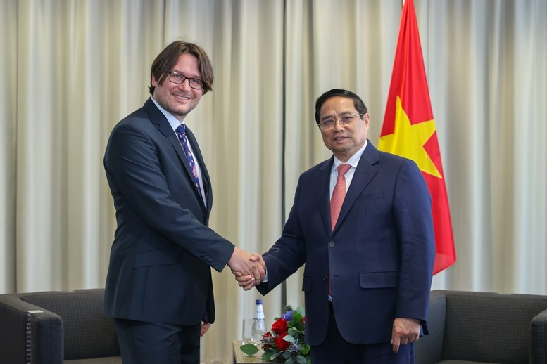 Một "ông lớn" gọi xe công nghệ sắp vào Việt Nam: Thủ tướng nhấn mạnh "không có lý do gì không thành công" - Ảnh 2.